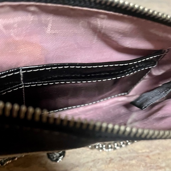 Kathy Van Zeeland rock star skull head small suede bag with charmed chain link - Picture 8 of 16